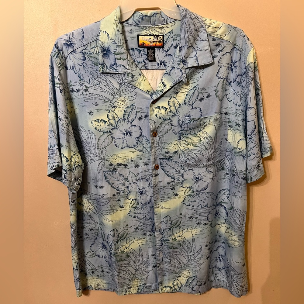 Havana Jack’s Cafe button down short sleeve shirt.